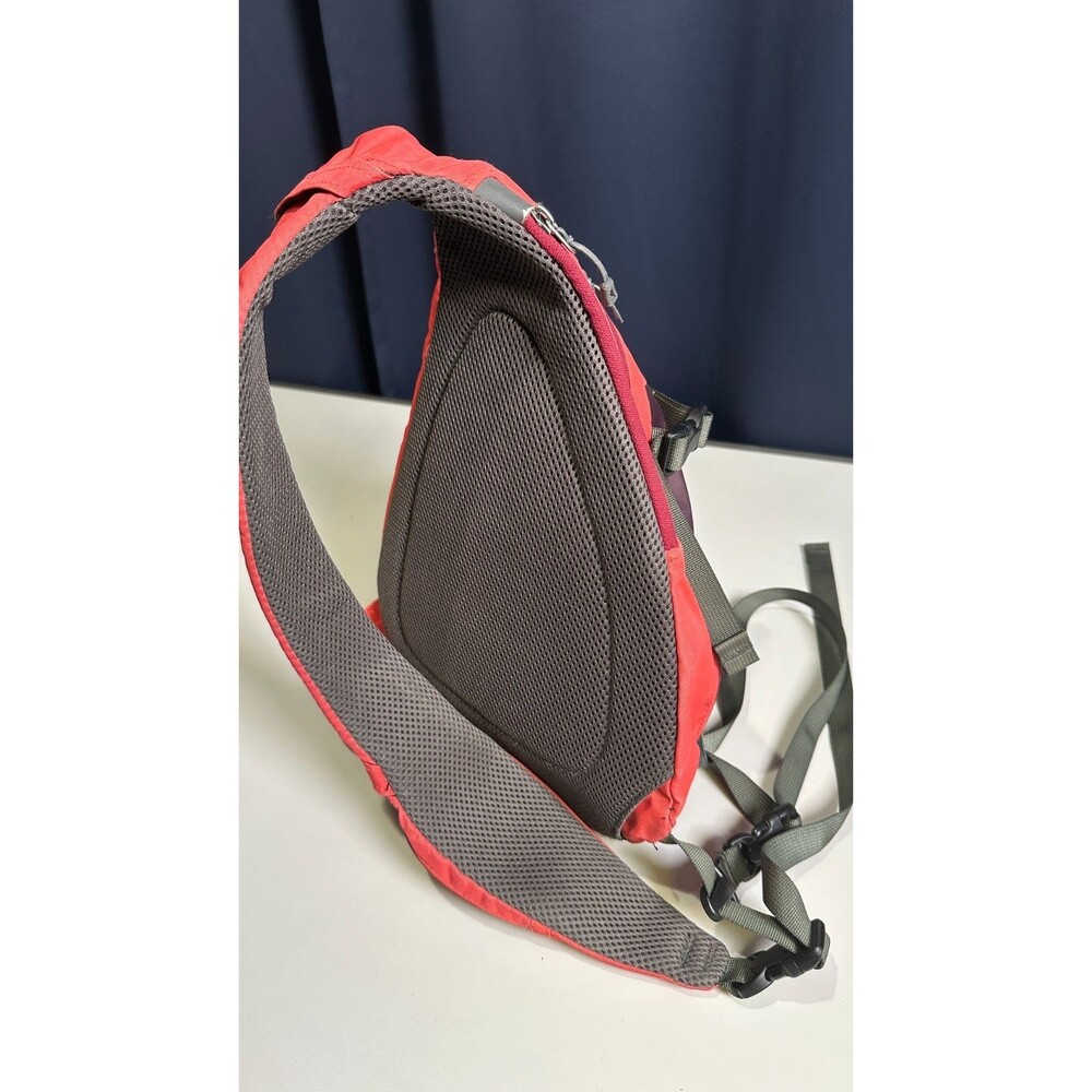 Patagonia Atom Sling 8L Crossbody Bag Coral Red Plum 48259 FA13 Discontinued - Picture 6 of 14